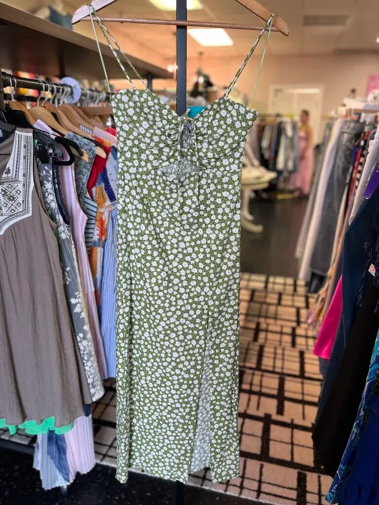 Zara - NWT - Keyhole Dress w. Floral Print - Green