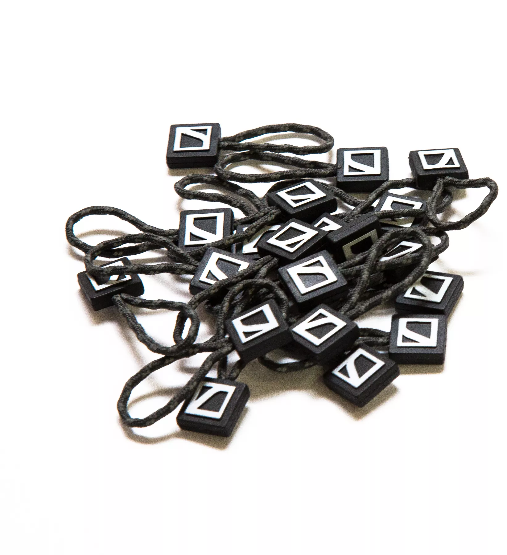 Zipper pulls - charcoal
